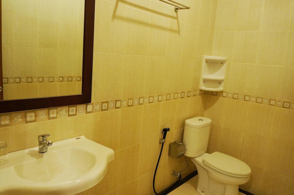 Feodora Airport Hotel Palembang Room photo